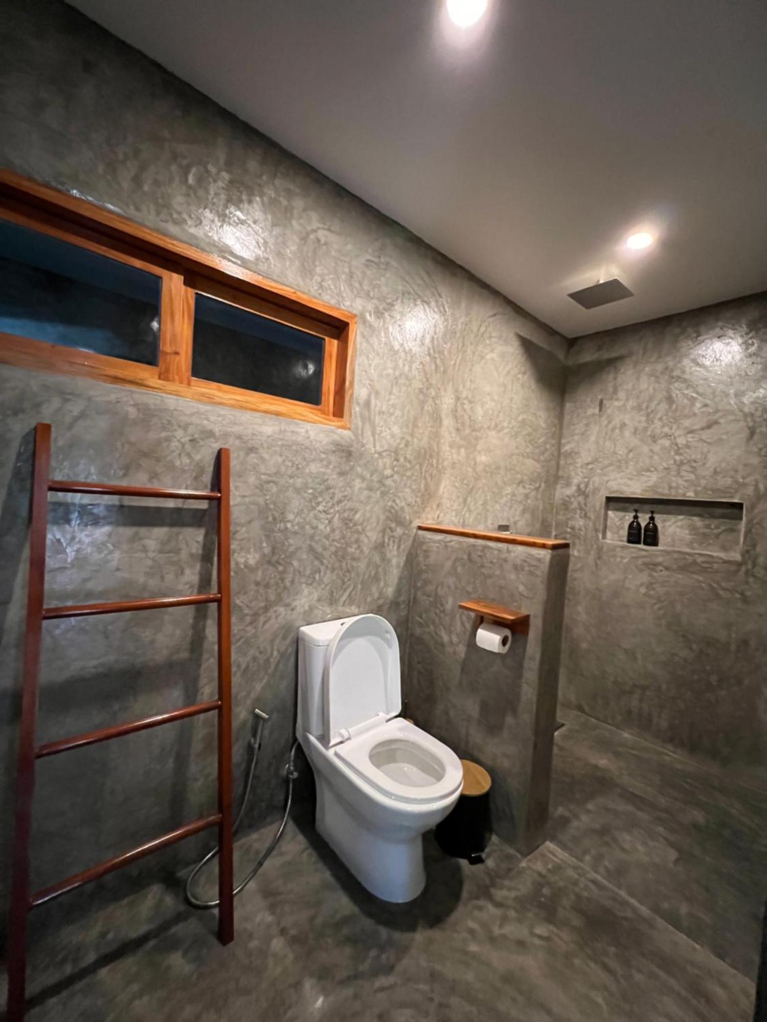 Chief Mau Moalboal Cebu Hostel Екстериор снимка